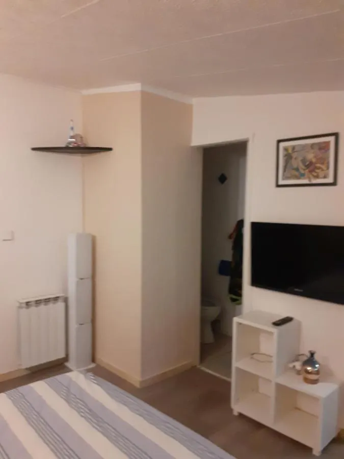 Kır Evi Petit Studio A La Campagne , Prevenir Entre 3 Et 4 Heures Avant L'Arrivee Konuk evi Gonfaron Fransa